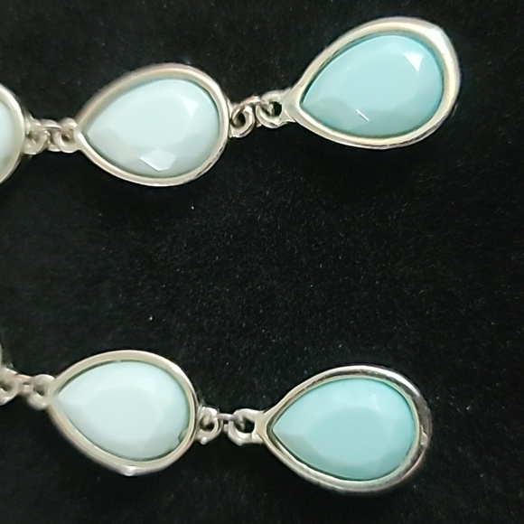 Dangle Earrings - Picture 3 of 4